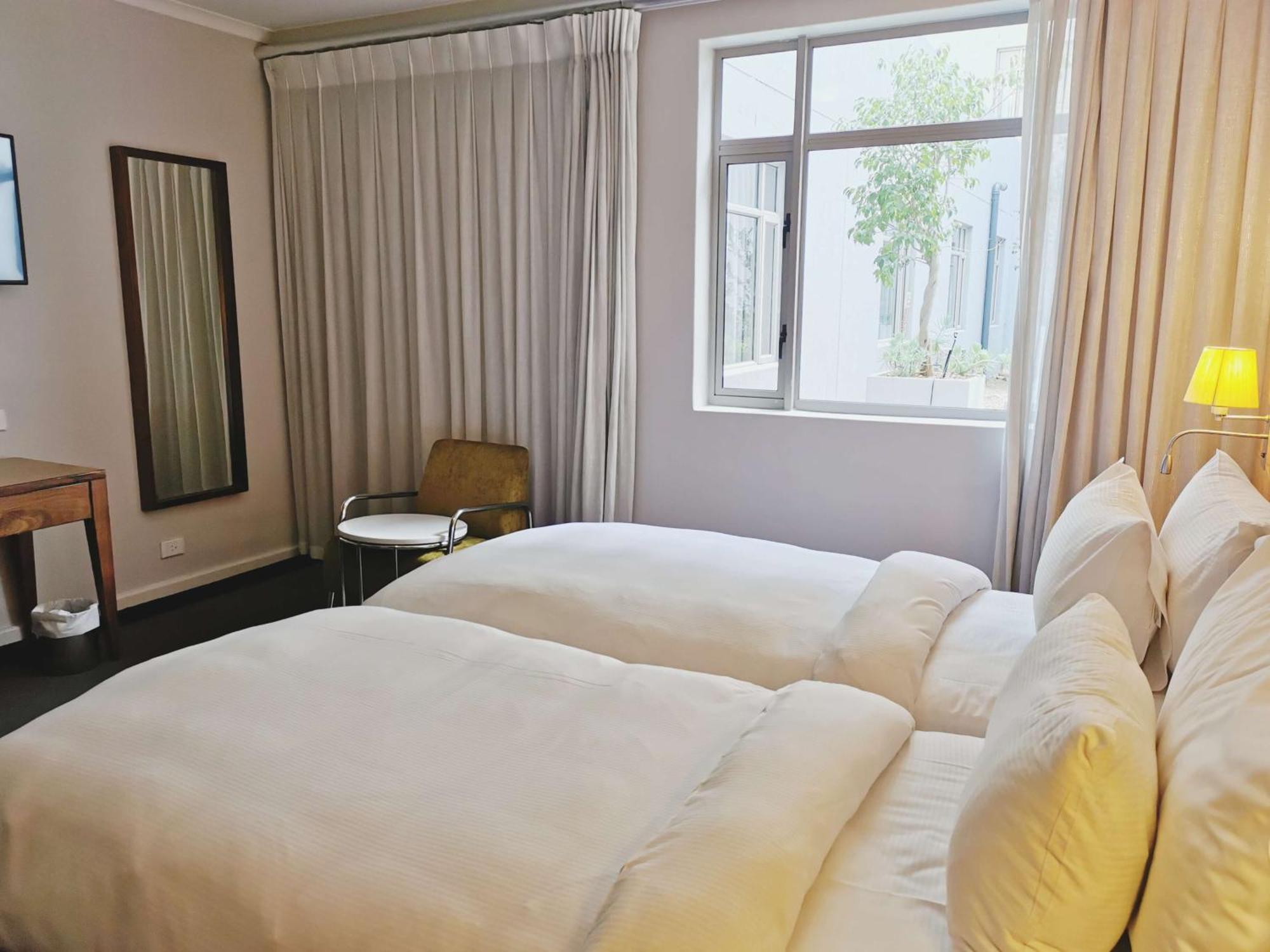 Doubletree By Hilton Cape Town Upper Eastside Hotel Exterior photo