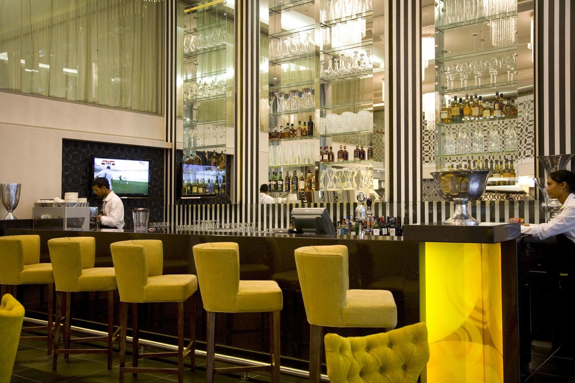 Doubletree By Hilton Cape Town Upper Eastside Hotel Exterior photo